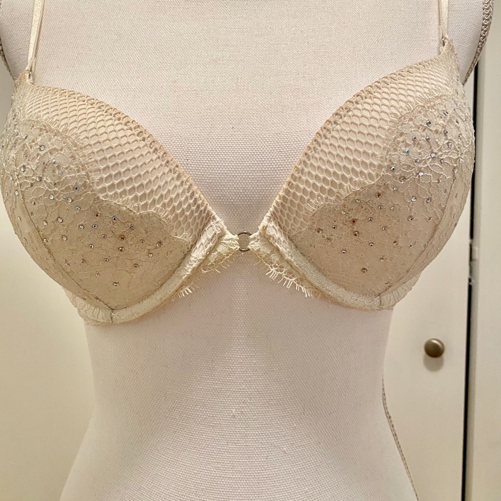 Victoria’s Secret sexy push up bra with crystals